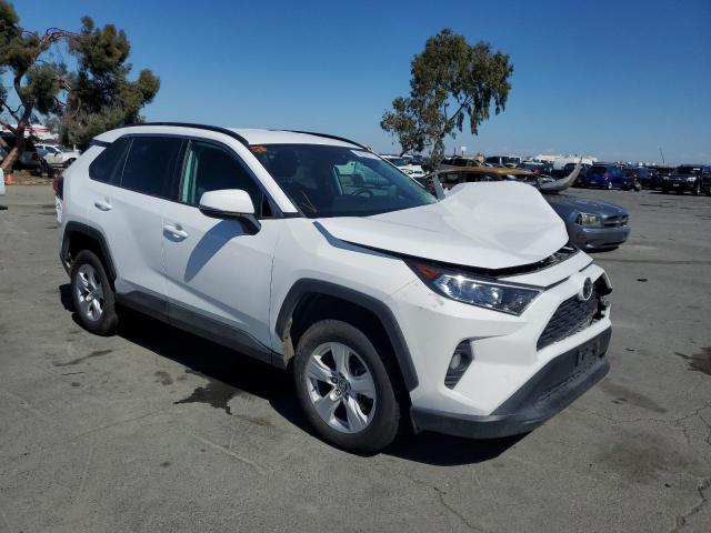 TOYOTA RAV4 XLE 2020 with VIN 2T3W1RFV3LC045532 - Photo from auction