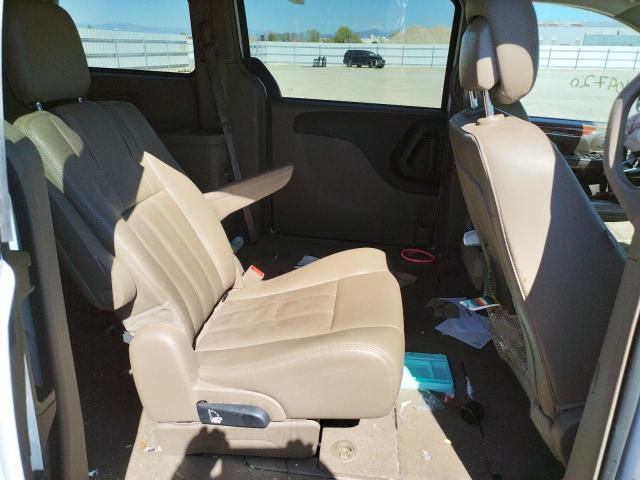 Photo 6 from auction – 2016 CHRYSLER TOWN & COU with VIN 2C4RC1BG1GR279750