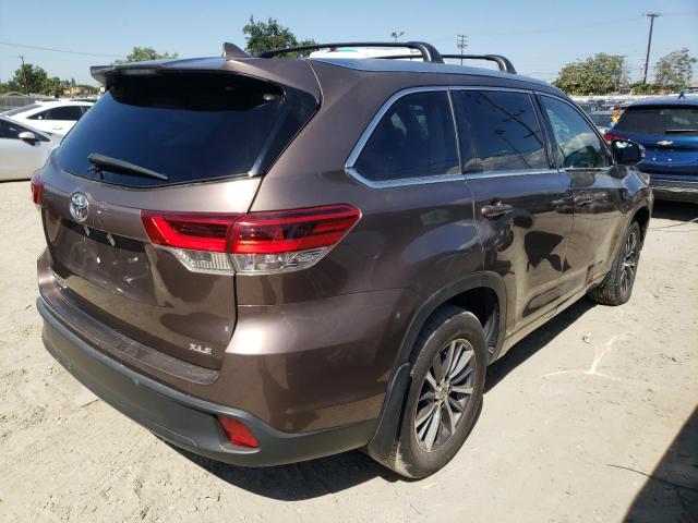 Photo 4 from auction – 2018 TOYOTA HIGHLANDER with VIN 5TDKZRFH5JS286653