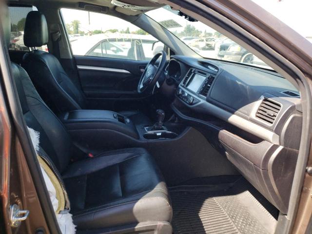 Foto 5 de la subasta – 2018 TOYOTA HIGHLANDER con VIN 5TDKZRFH5JS286653