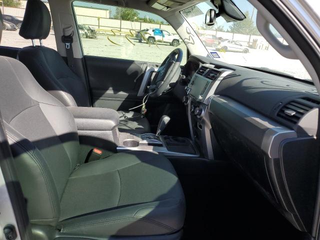 Photo 5 from auction – 2022 TOYOTA 4RUNNER SR with VIN JTEEU5JR5N5261540