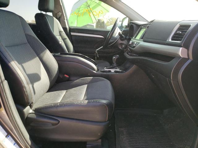 Photo 5 from auction – 2016 TOYOTA HIGHLANDER with VIN 5TDBKRFH3GS353795