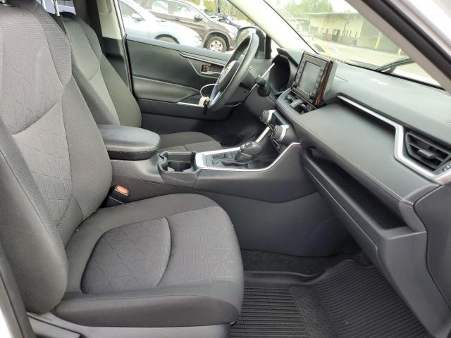Photo 5 from auction – 2019 TOYOTA RAV4 XLE with VIN JTMP1RFV0KD040349
