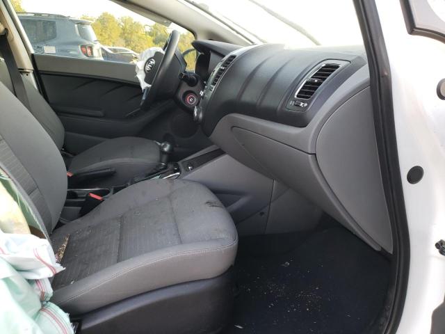Photo 5 from auction – 2017 KIA FORTE LX with VIN 3KPFL4A74HE052772