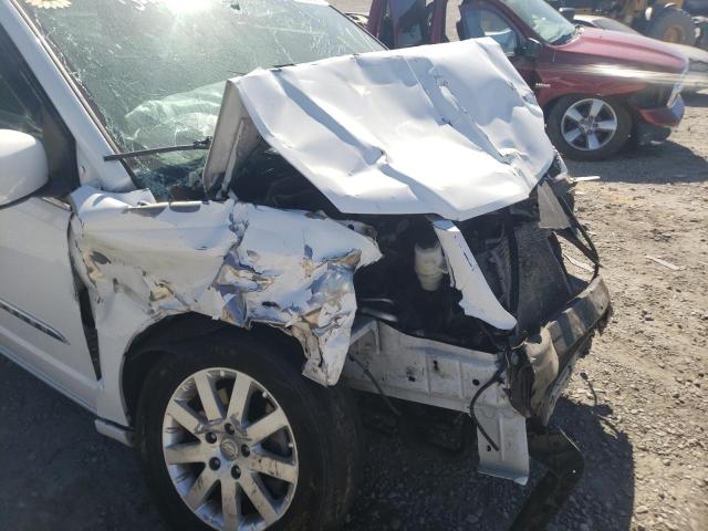 Photo 9 from auction – 2014 CHRYSLER TOWN & COU with VIN 2C4RC1BG2ER164104