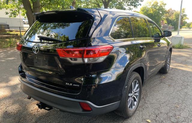 Photo 4 from auction – 2017 TOYOTA HIGHLANDER with VIN 5TDJZRFH4HS397104