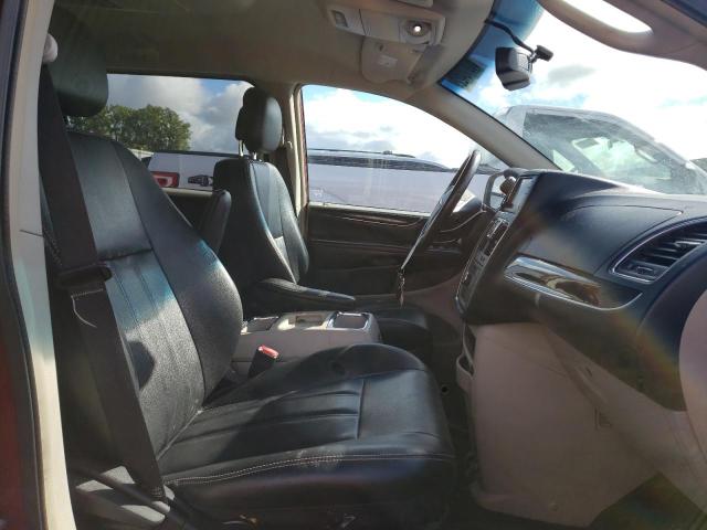Photo 5 from auction – 2015 CHRYSLER TOWN & COU with VIN 2C4RC1BG7FR715533
