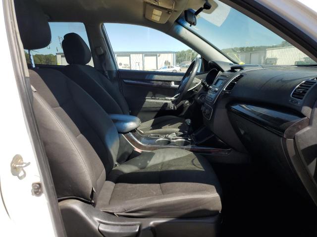 Photo 5 from auction – 2015 KIA SORENTO LX with VIN 5XYKTDA71FG603044