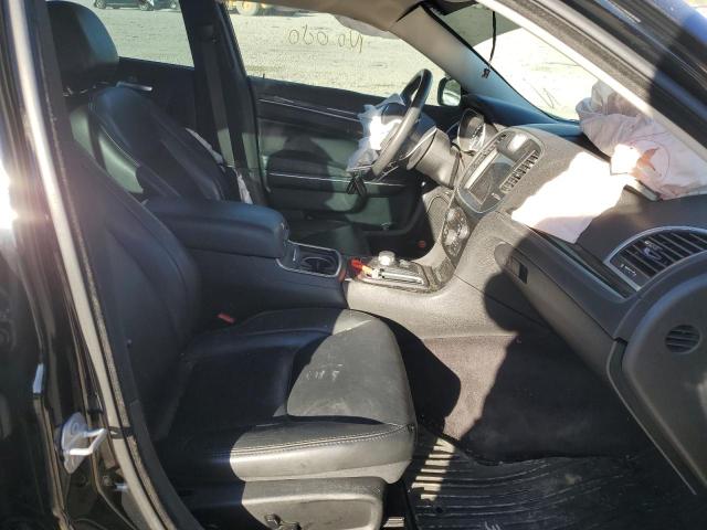 Photo 5 from auction – 2017 CHRYSLER 300 LIMITE with VIN 2C3CCARG8HH604028