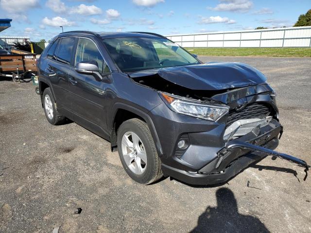 TOYOTA RAV4 XLE 2019 with VIN JTMP1RFV0KD504689 - Photo from auction