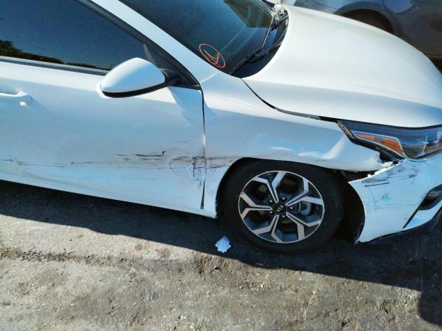 Photo 9 from auction – 2021 KIA FORTE FE with VIN 3KPF24AD1ME279341