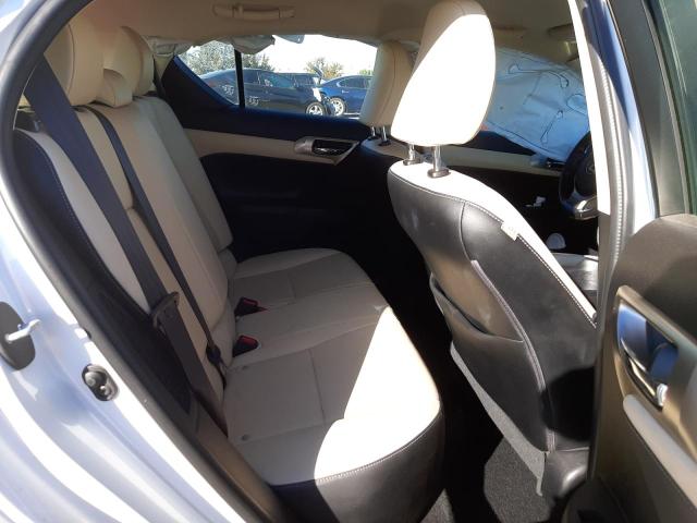 Photo 6 from auction – 2017 LEXUS CT 200 with VIN JTHKD5BHXH2290159