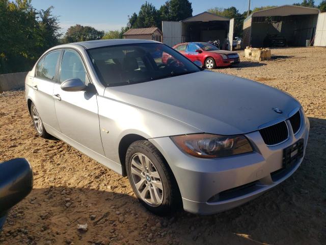 BMW 328 I 2007 with VIN WBAVA33597KX72200 - Photo from auction