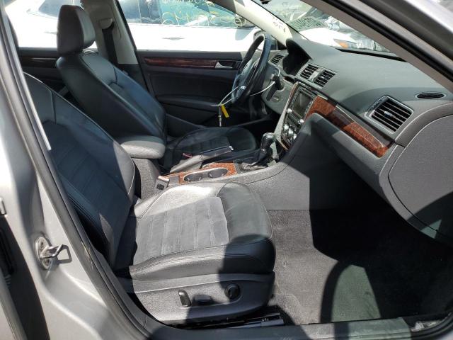 Photo 5 from auction – 2013 VOLKSWAGEN PASSAT SEL with VIN 1VWCH7A34DC030465