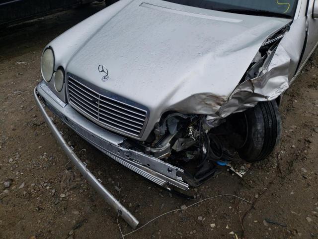Photo 9 from auction – 1997 MERCEDES-BENZ E320 with VIN WDBJF55F8VJ032420
