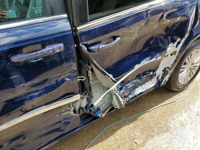Photo 9 from auction – 2015 CHRYSLER TOWN & COU with VIN 2C4RC1CG7FR674996