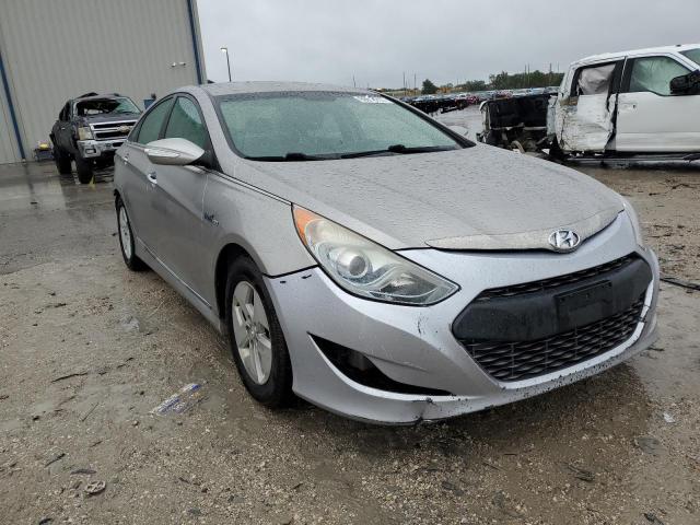 HYUNDAI SONATA HYB 2012 with VIN KMHEC4A44CA038198 - Photo from auction