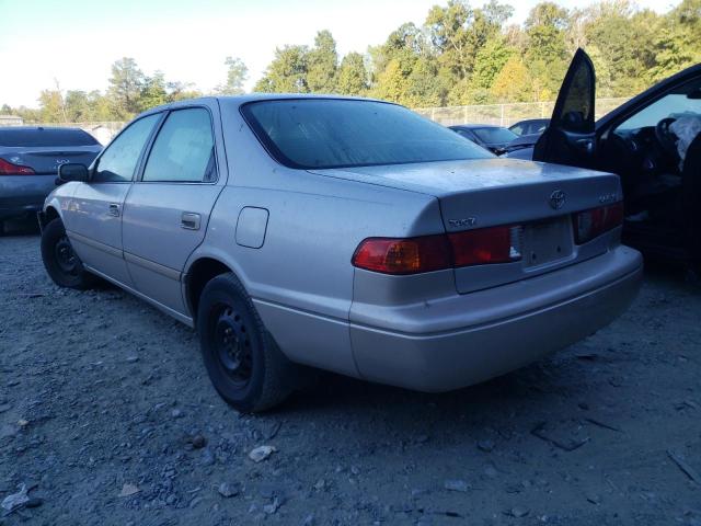 Photo 3 from auction – 2000 TOYOTA CAMRY with VIN 4T1BG22K5YU620115