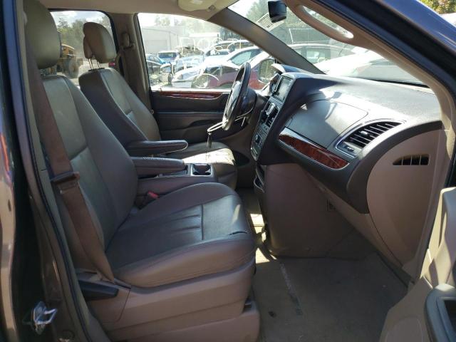 Photo 5 from auction – 2016 CHRYSLER TOWN & COU with VIN 2C4RC1BG9GR164510