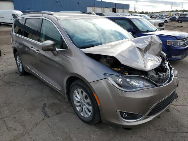 CHRYSLER PACIFICA T 2017 with VIN 2C4RC1BG1HR537198 - Photo from auction