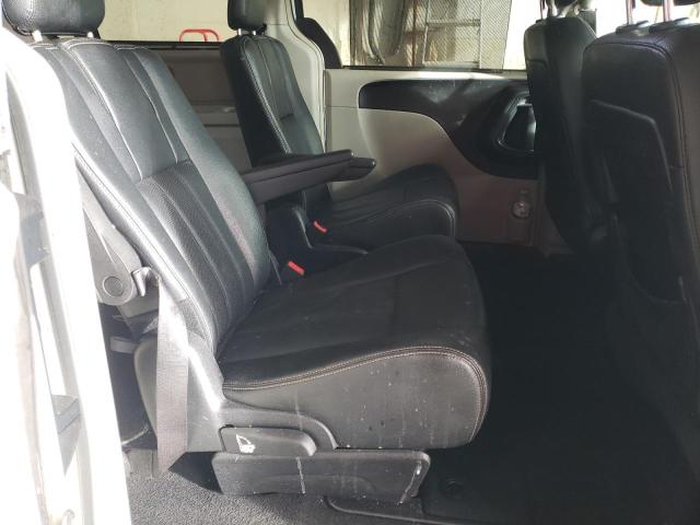 Photo 6 from auction – 2016 CHRYSLER TOWN & COU with VIN 2C4RC1CG3GR283572