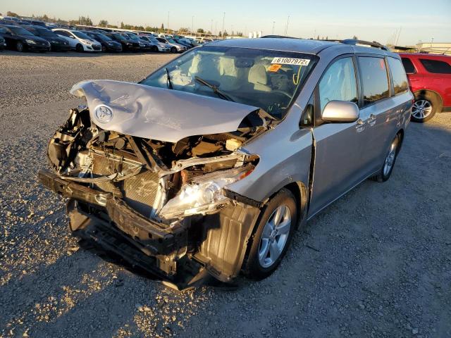Photo 2 from auction – 2015 TOYOTA SIENNA LE with VIN 5TDKK3DC2FS683320