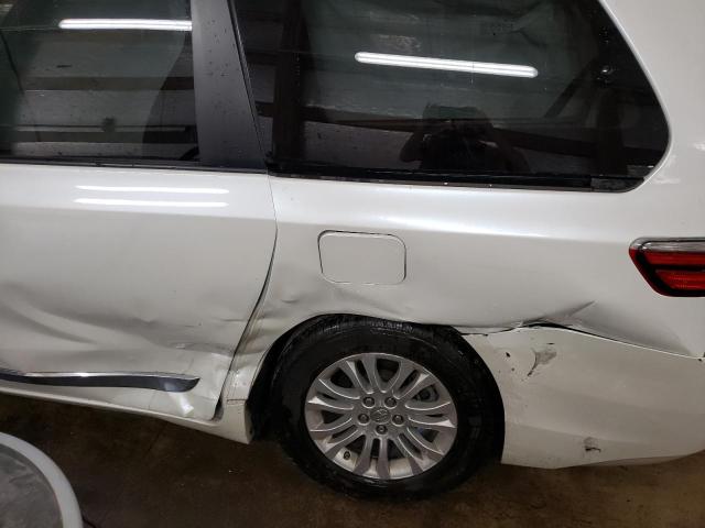 Photo 9 from auction – 2016 TOYOTA SIENNA XLE with VIN 5TDYK3DC7GS719725