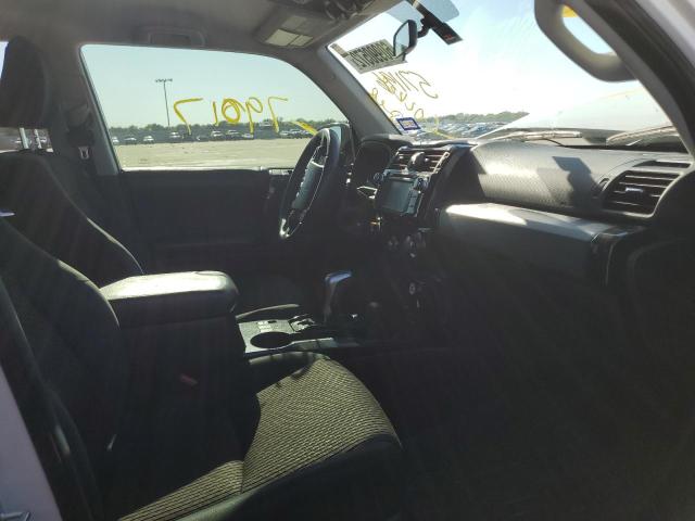 Photo 5 from auction – 2018 TOYOTA 4RUNNER SR with VIN JTEBU5JR3J5571196