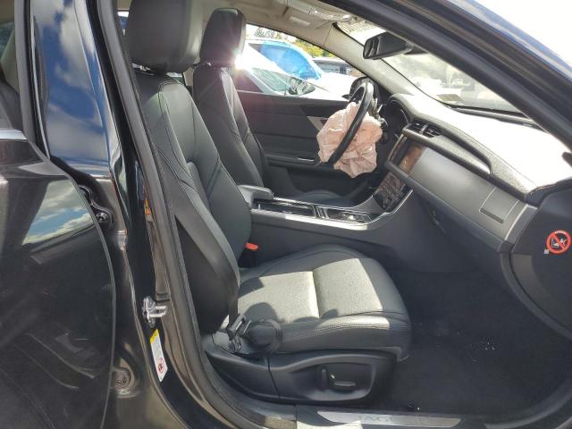 Photo 5 from auction – 2017 JAGUAR XF PREMIUM with VIN SAJBJ4BV4HCY27792