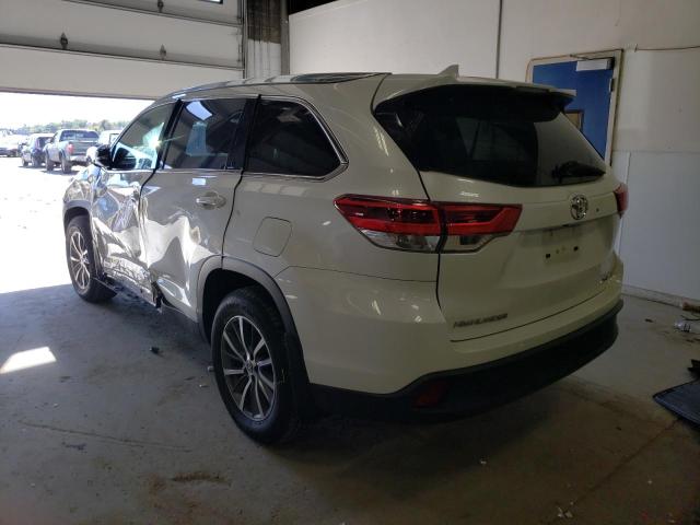Photo 3 from auction – 2019 TOYOTA HIGHLANDER with VIN 5TDJZRFH5KS592412