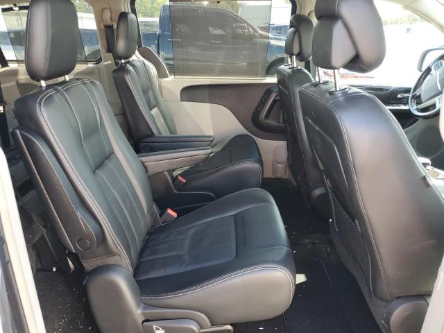 Photo 6 from auction – 2011 CHRYSLER TOWN & COU with VIN 2A4RR8DG0BR635662