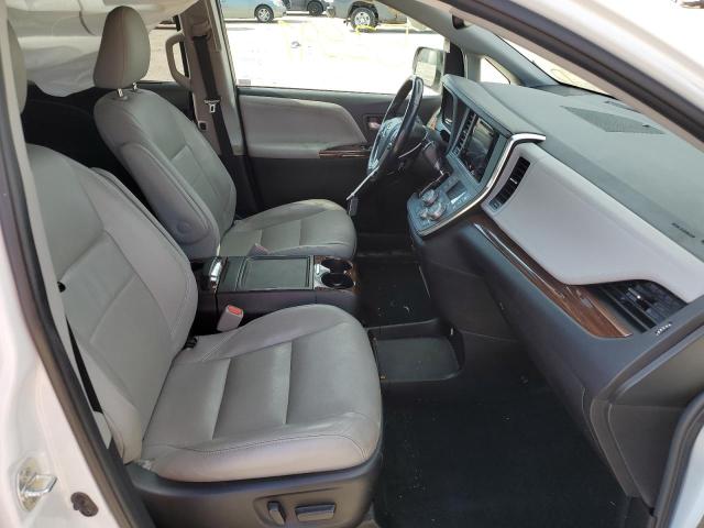 Photo 5 from auction – 2017 TOYOTA SIENNA XLE with VIN 5TDYZ3DC4HS875766