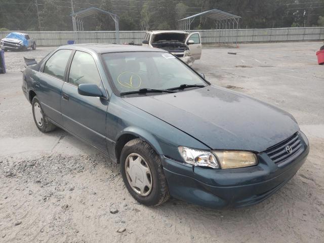 TOYOTA CAMRY CE 1998 with VIN 4T1BG22K2WU335854 - Photo from auction