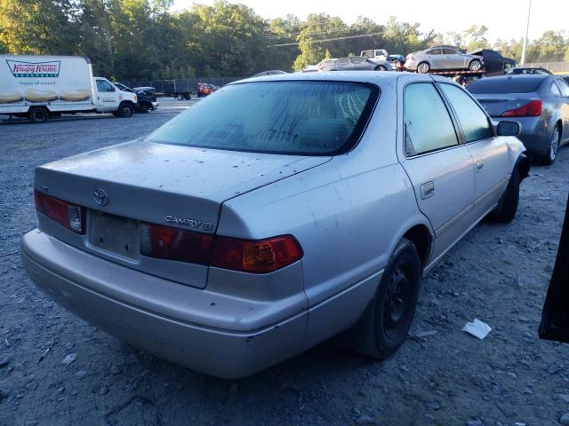 Photo 4 from auction – 2000 TOYOTA CAMRY with VIN 4T1BG22K5YU620115