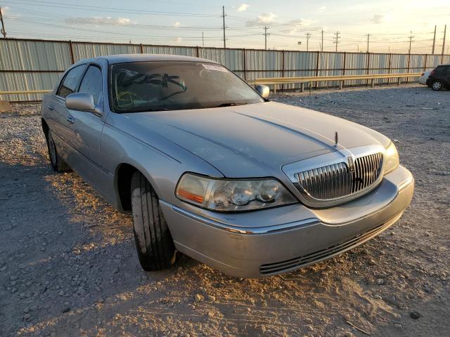 LINCOLN TOWN CAR E 2004 with VIN 1LNHM81W24Y682035 - Photo from auction