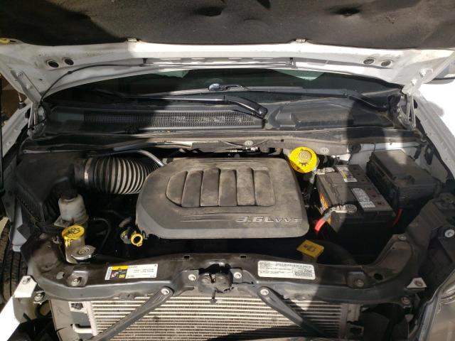 Photo 7 from auction – 2016 CHRYSLER TOWN & COU with VIN 2C4RC1CG3GR283572