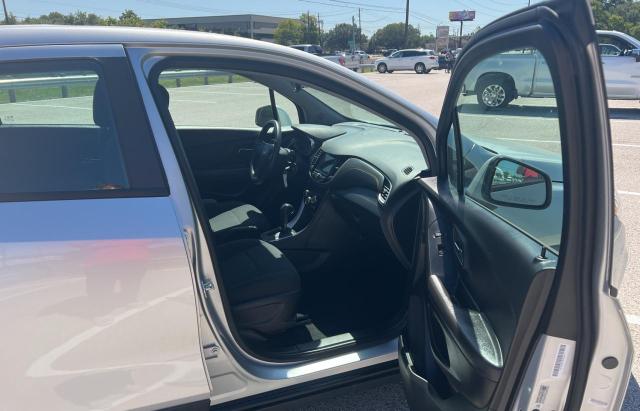 Photo 5 from auction – 2018 CHEVROLET TRAX LS with VIN KL7CJKSB7JB570438