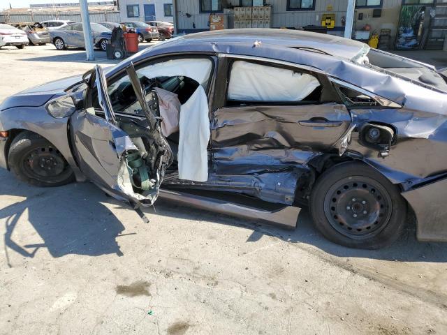 Photo 9 from auction – 2017 HONDA CIVIC LX with VIN 19XFC2F56HE218947