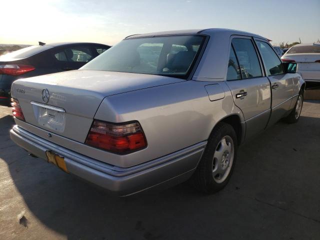 Photo 4 from auction – 1995 MERCEDES-BENZ E 320 BASE with VIN WDBEA32E7SC245827