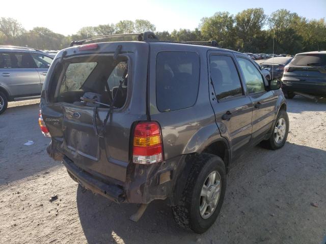 Photo 4 from auction – 2004 FORD ESCAPE XLT with VIN 1FMCU031X4KB08296