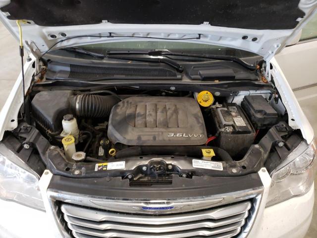 Photo 7 from auction – 2016 CHRYSLER TOWN & COU with VIN 2C4RC1BGXGR308081
