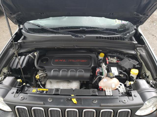 Photo 7 from auction – 2017 JEEP RENEGADE with VIN ZACCJBAB3HPF32855