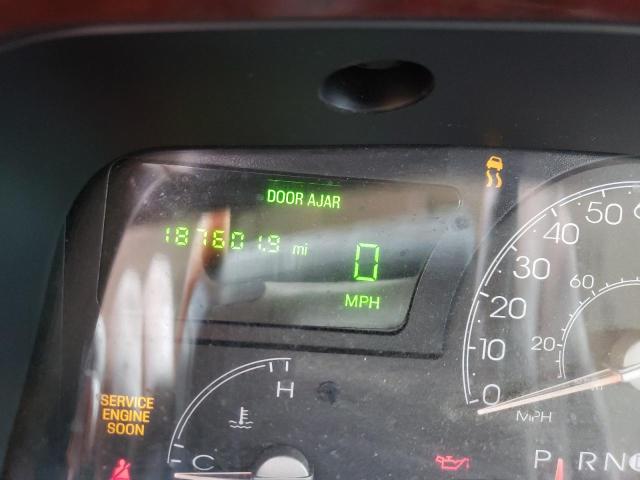 Photo 8 from auction – 2003 LINCOLN TOWN CAR E with VIN 1LNHM81WX3Y647810