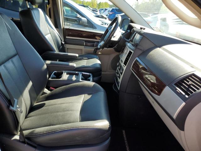 Photo 5 from auction – 2010 CHRYSLER TOWN & COU with VIN 2A4RR8D13AR480633