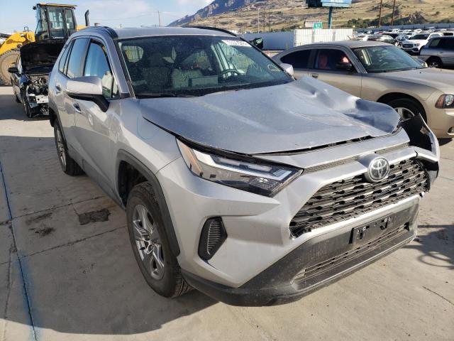 TOYOTA RAV4 XLE 2022 with VIN 2T3P1RFV2NW269574 - Photo from auction