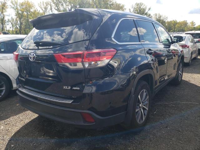 Photo 4 from auction – 2017 TOYOTA HIGHLANDER with VIN 5TDJZRFH0HS466208