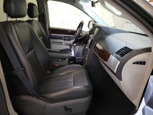 Photo 5 from auction – 2010 CHRYSLER TOWN & COU with VIN 2A4RR8DX0AR321511