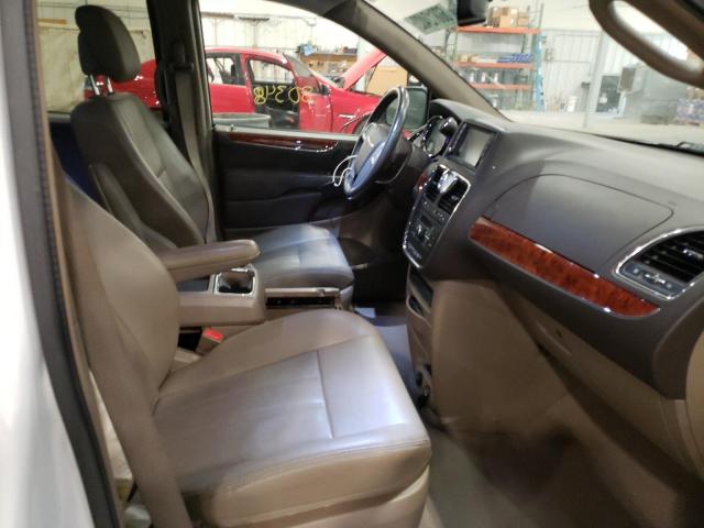 Photo 5 from auction – 2016 CHRYSLER TOWN & COU with VIN 2C4RC1BGXGR308081