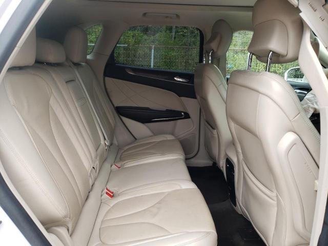 Photo 6 from auction – 2017 LINCOLN MKC RESERV with VIN 5LMCJ3C92HUL61409