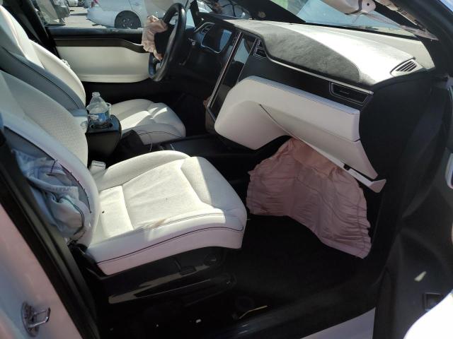 Photo 5 from auction – 2016 TESLA MODEL X with VIN 5YJXCBE27GF030278
